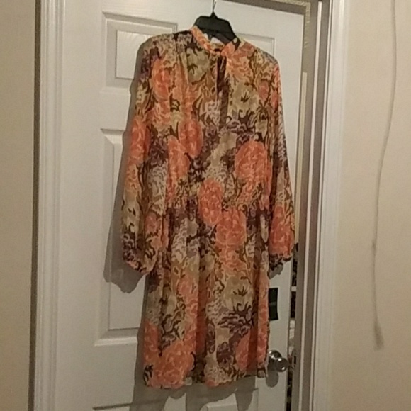 Dress - Picture 4 of 4